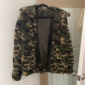 Camo zip up jacket